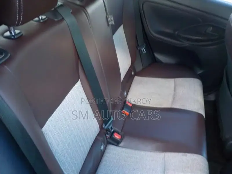 Toyota Yaris Cross Z Red 4 Point 2021