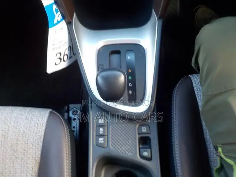 Toyota Yaris Cross Z Red 4 Point 2021