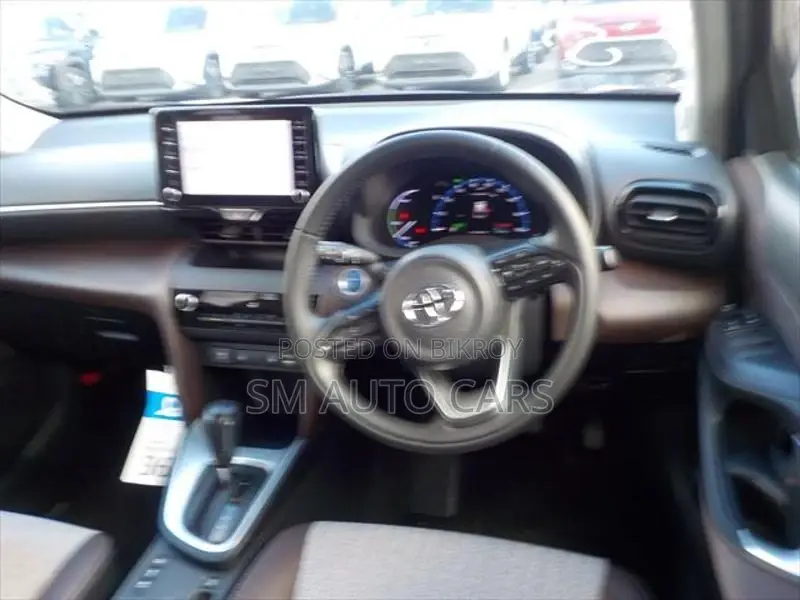 Toyota Yaris Cross Z Red 4 Point 2021