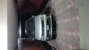Toyota Noah . 1998