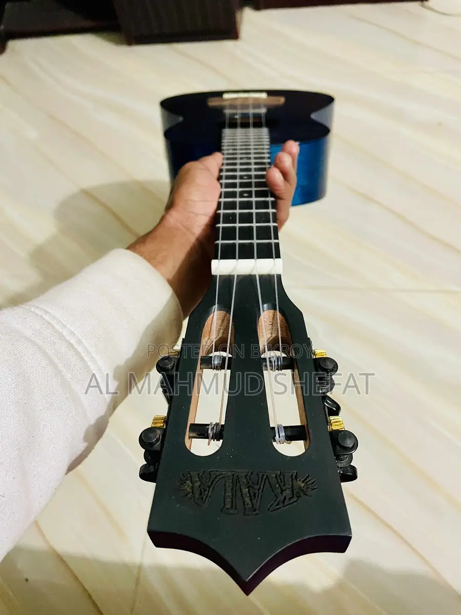 ইউকুলেলে বিক্রি হবে
