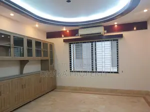 4 Bedroom Semi Furnished 2 Parking Flat Rent at Baridhara Diplomatic Zone