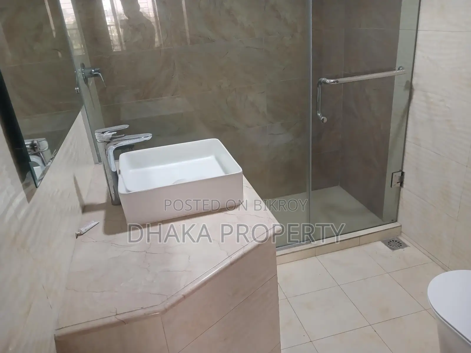 4 Bedroom Semi Furnished 2 Parking Flat Rent at Baridhara Diplomatic Zone