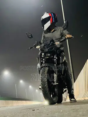 Yamaha 2022 Black