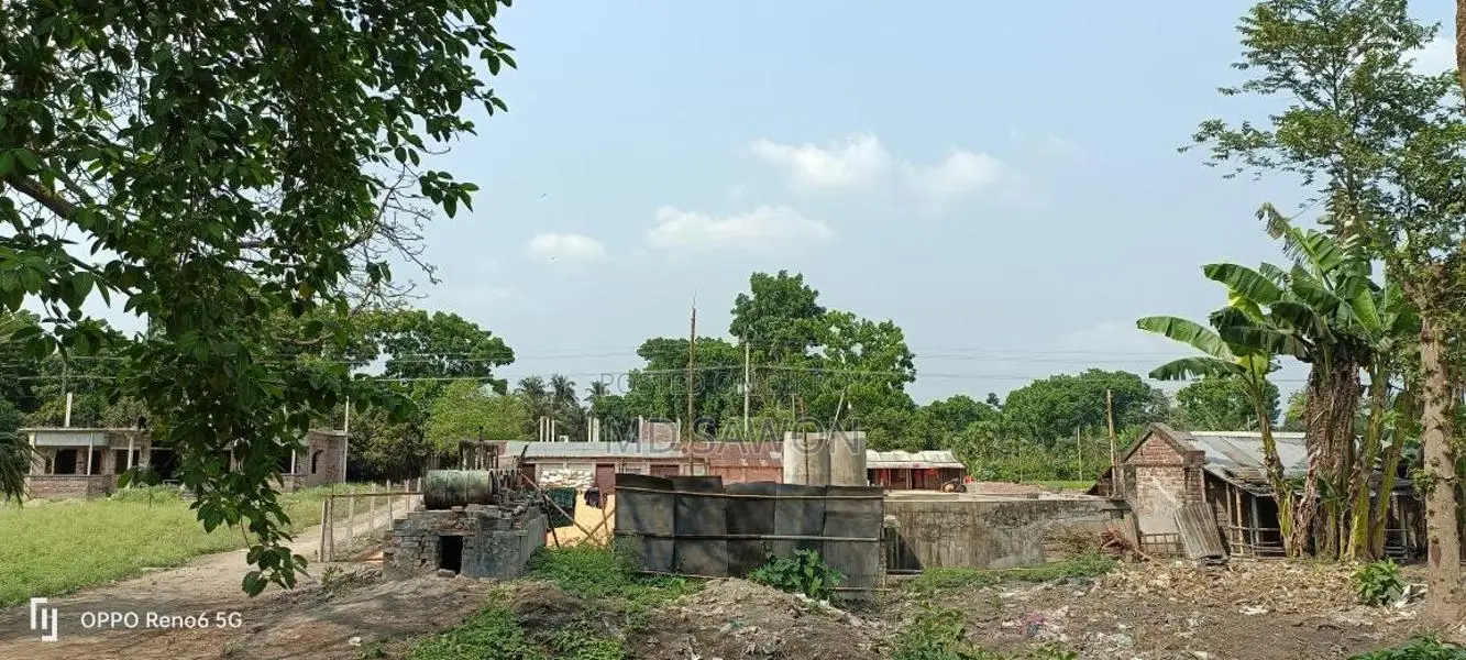 রেডিমেট চাতাল চলমান অবস্থায় আছে,পুড়াপাড়া বাজার সংলগ্ন,যশোর রোডের সাথে