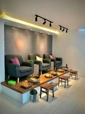 manicare & pedicure - 01