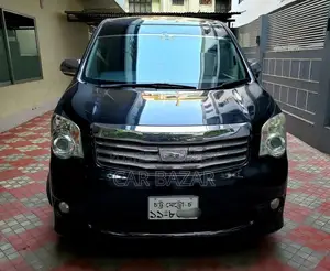 Toyota Noah S SI GRADE PUSH 2013