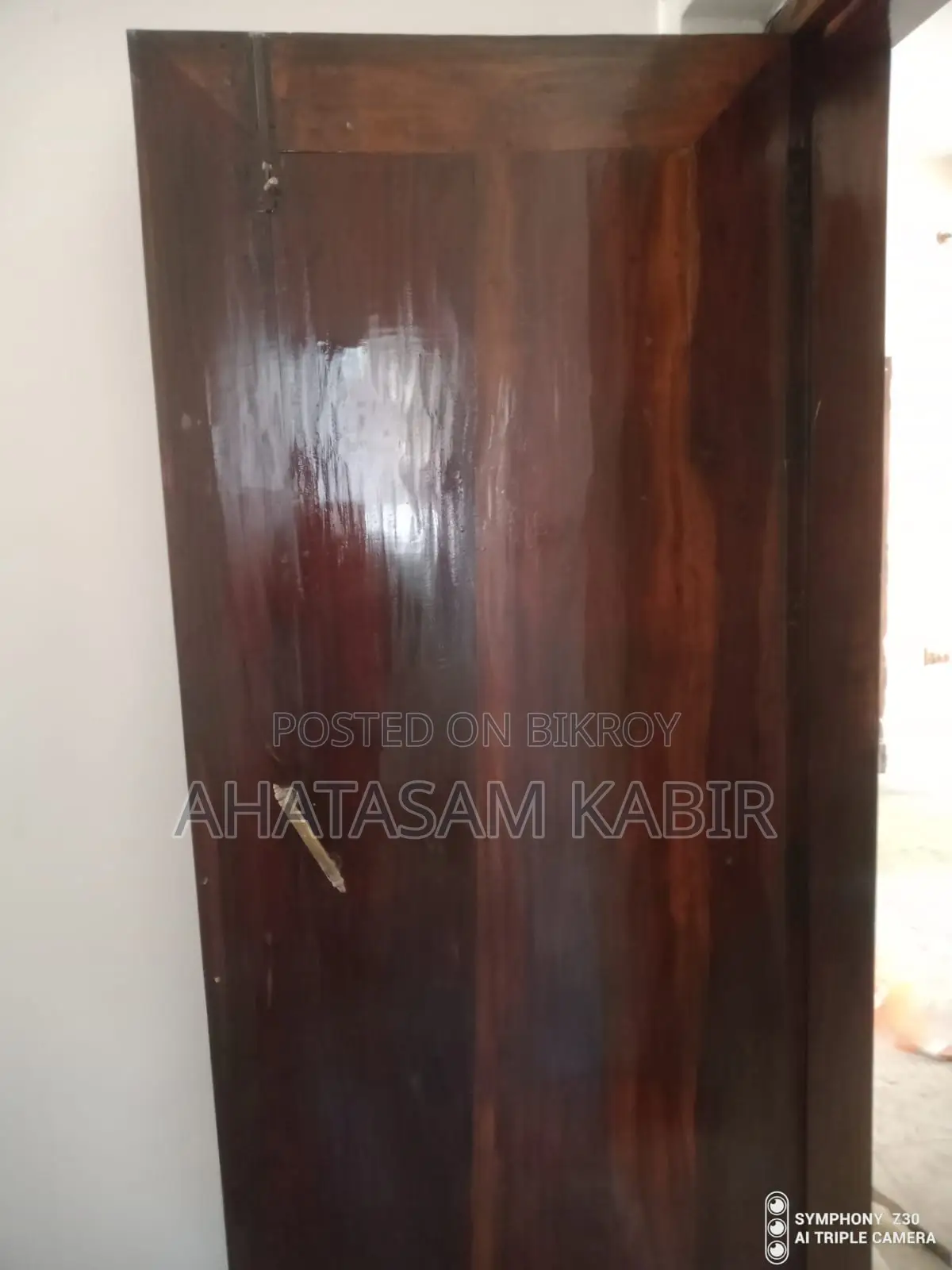 ইন্ডিভিজুয়াল হাউস টু-লেট