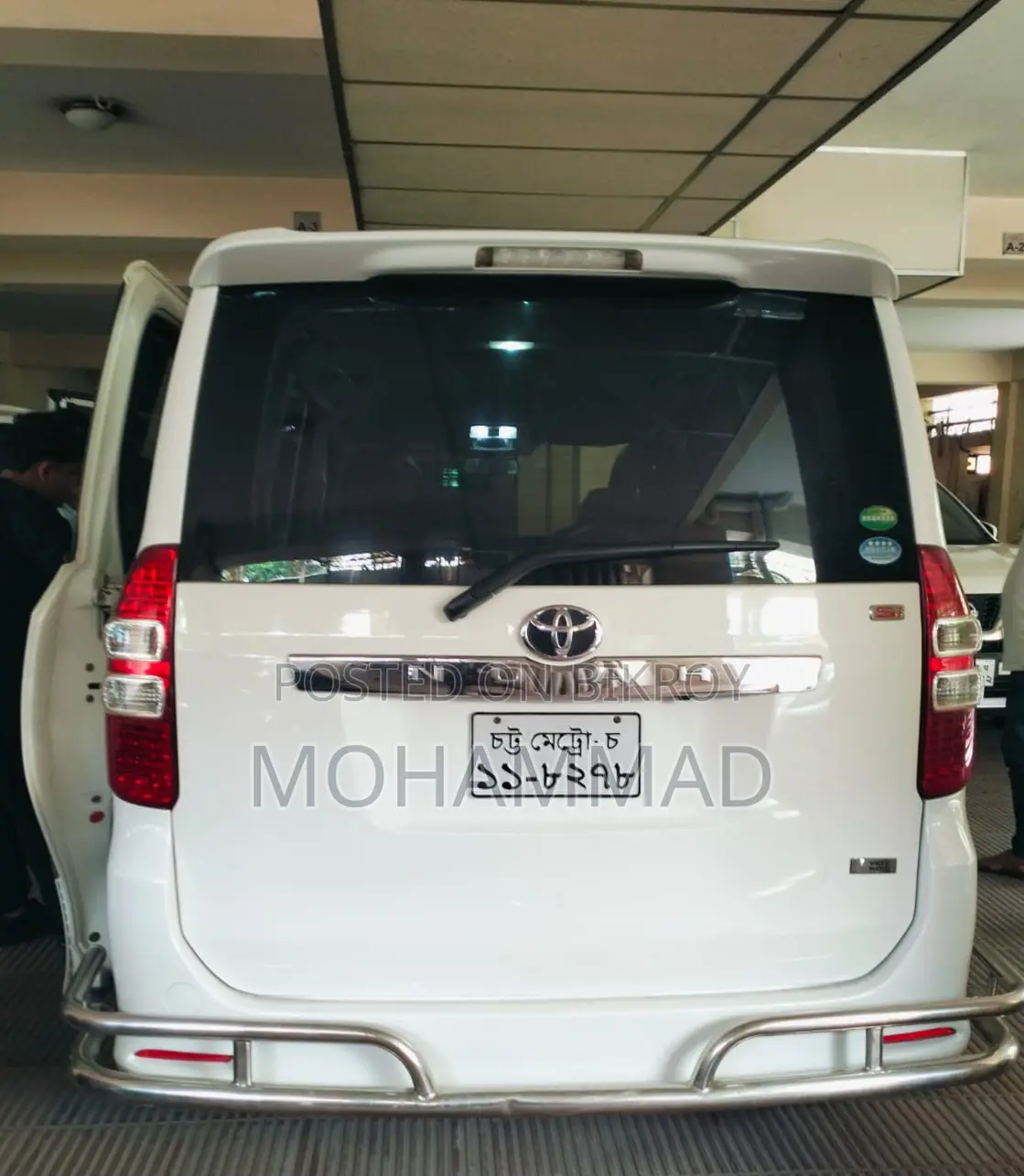 Toyota Noah 2013