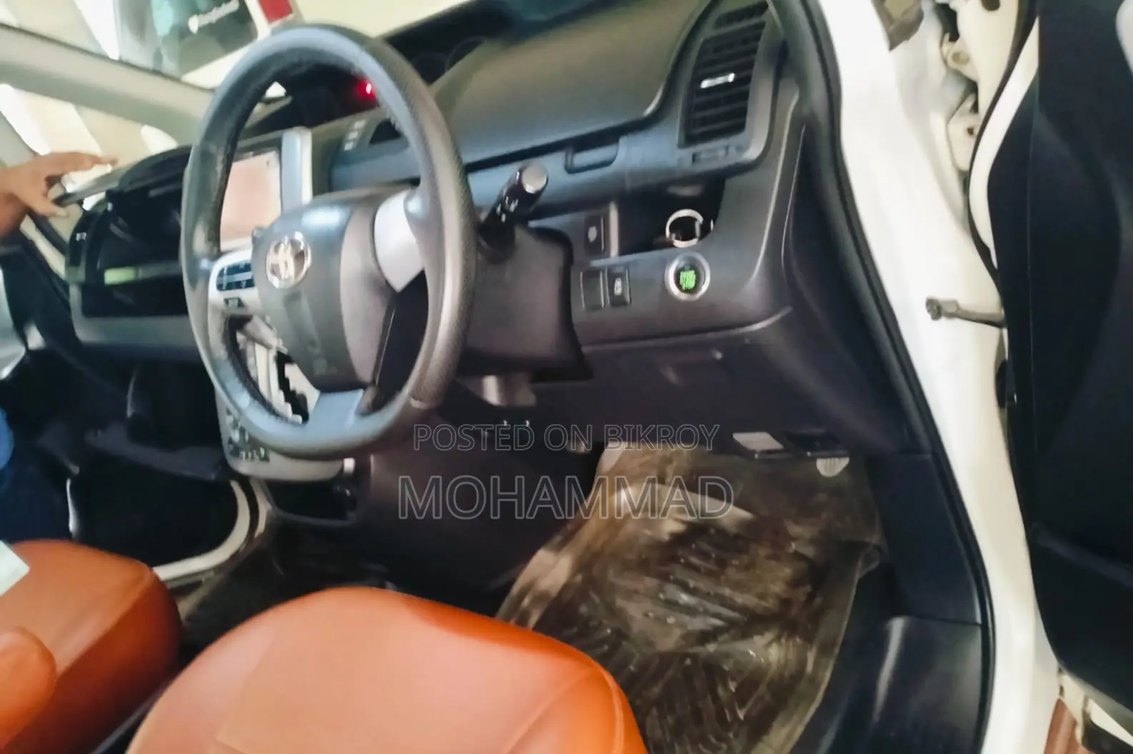 Toyota Noah 2013