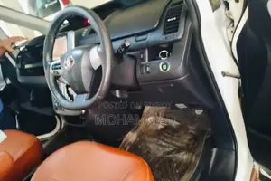Toyota Noah 2013