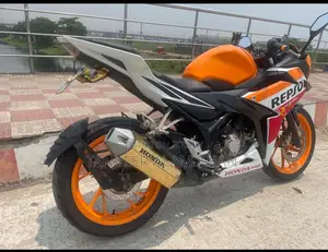 Honda CBR . 2017