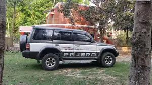 Mitsubishi Pajero all auto 4-wheeler 1997