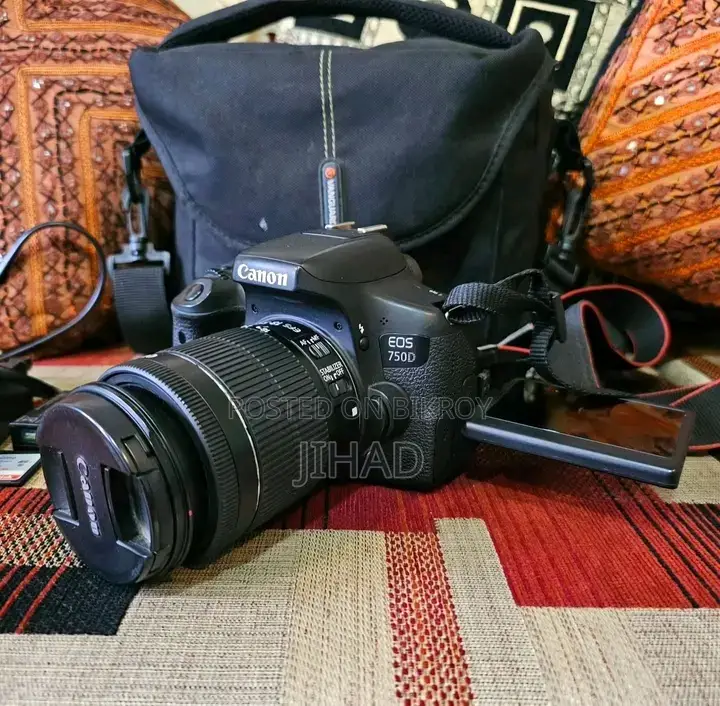 বিক্রয়: Canon 750D সাথে 18-55 কিট লেন্স