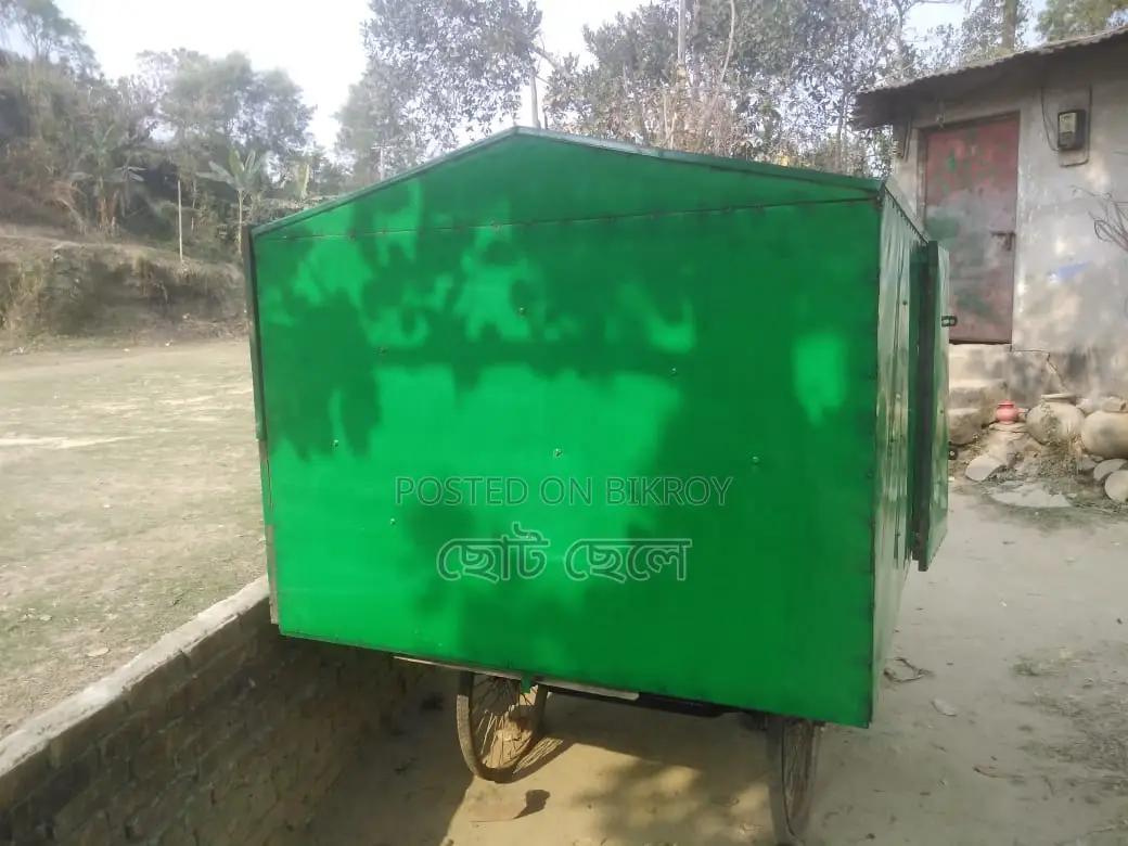 একটা ভ্যান গাড়ি বিক্রি করব দোকান বানানো ৫ ফুট বাই৬ সিট দিয়ে