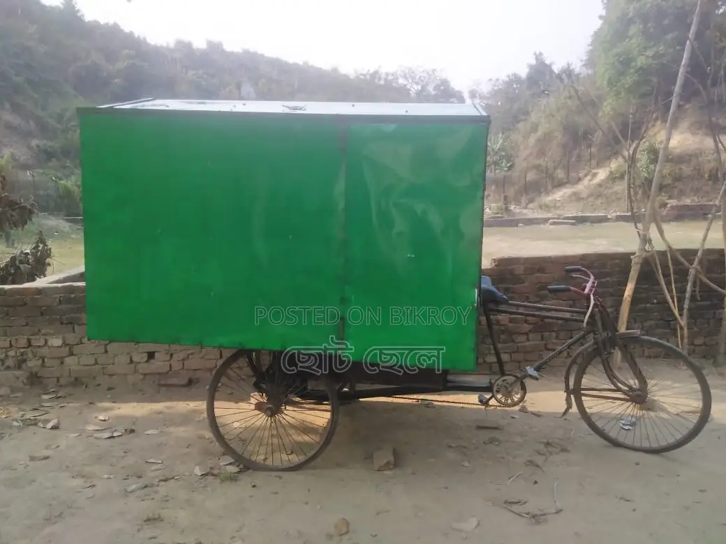 একটা ভ্যান গাড়ি বিক্রি করব দোকান বানানো ৫ ফুট বাই৬ সিট দিয়ে
