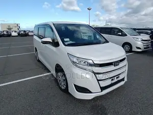 Toyota Noah X pearl 2021