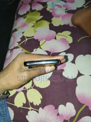 Samsung Galaxy S22 (Used)
