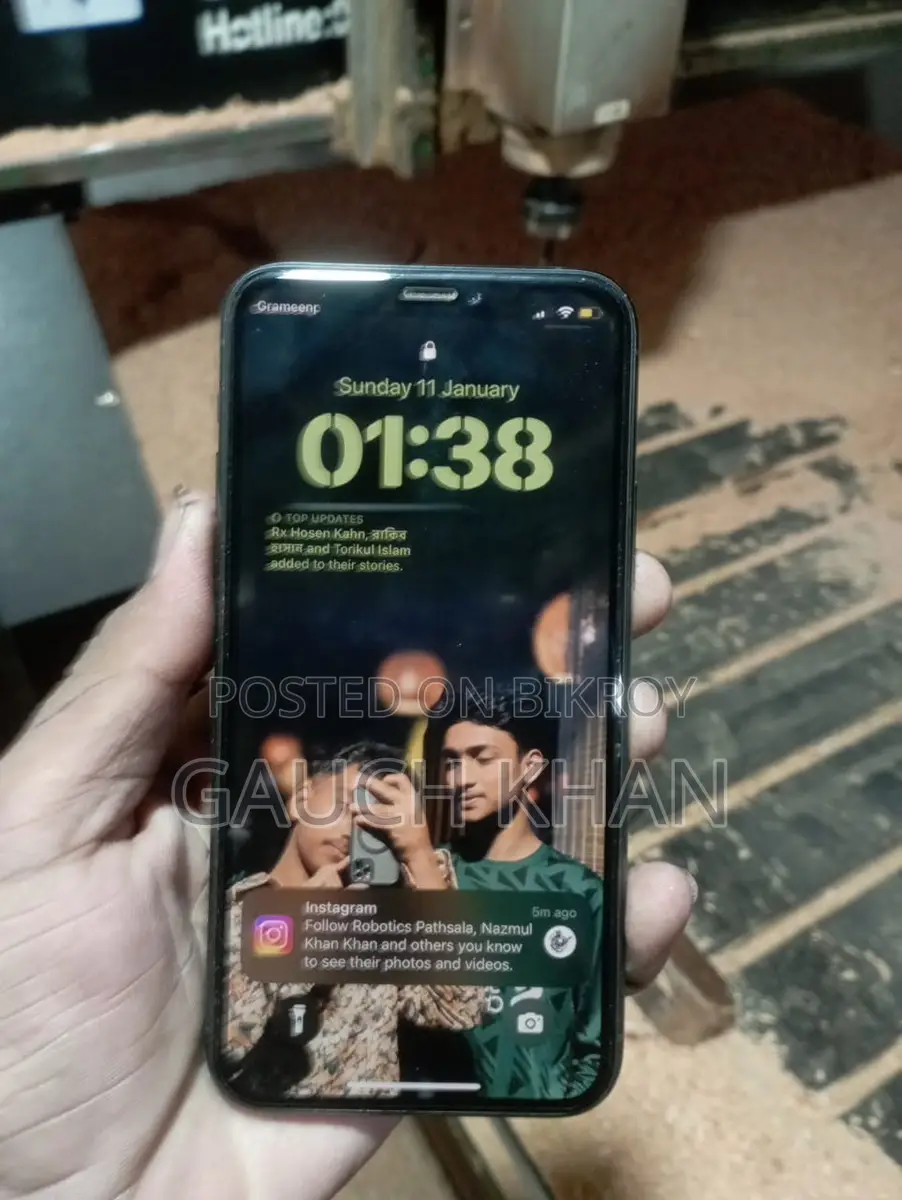Apple iPhone 11 Pro ` (Used)