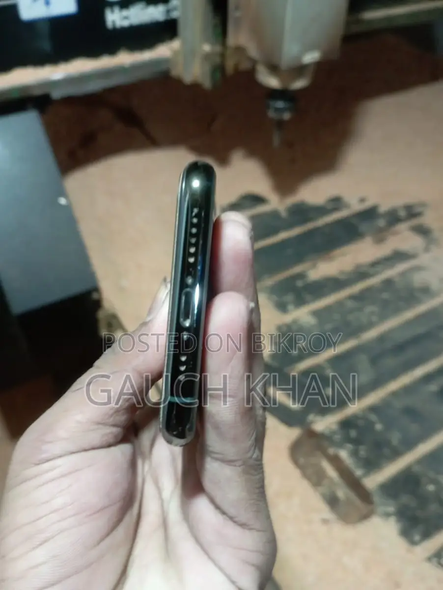 Apple iPhone 11 Pro ` (Used)