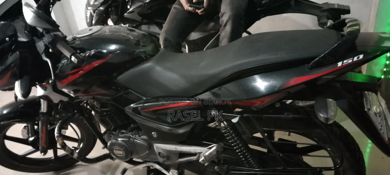 Bajaj Pulsar 150 . 2019