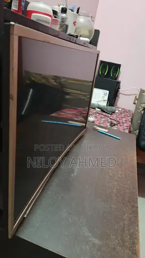 ৩২ ইঞ্চি কার্ভড এলইডি টিভি বিক্রির জন্য।