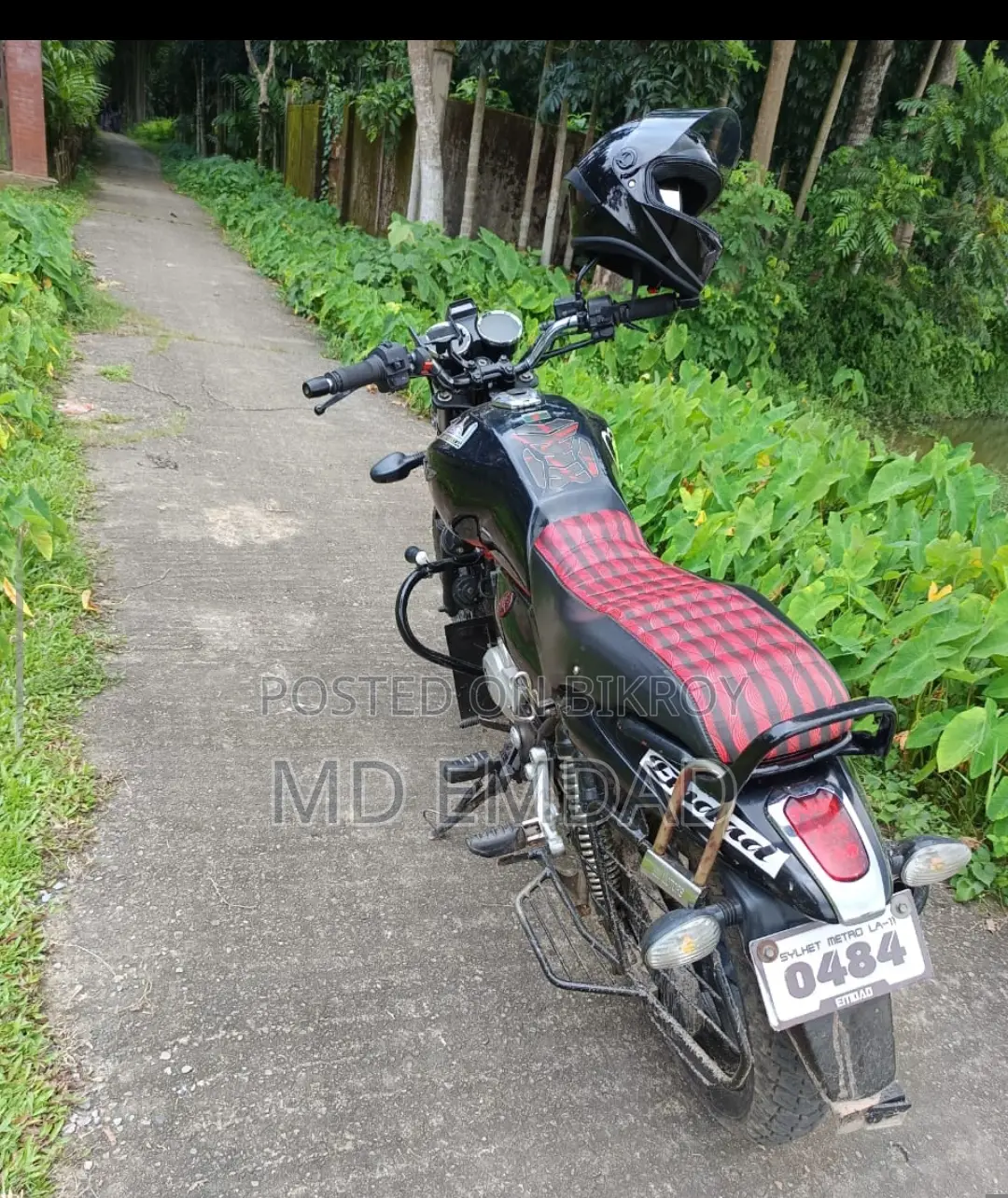 Bajaj V15 2017