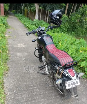 Bajaj V15 2017