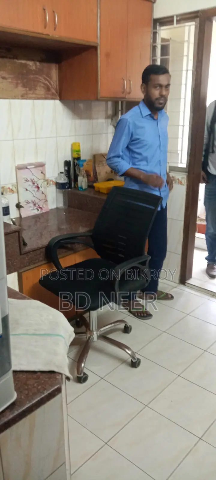 Unfurnished 2300 Sq Ft Office Rent in Banani