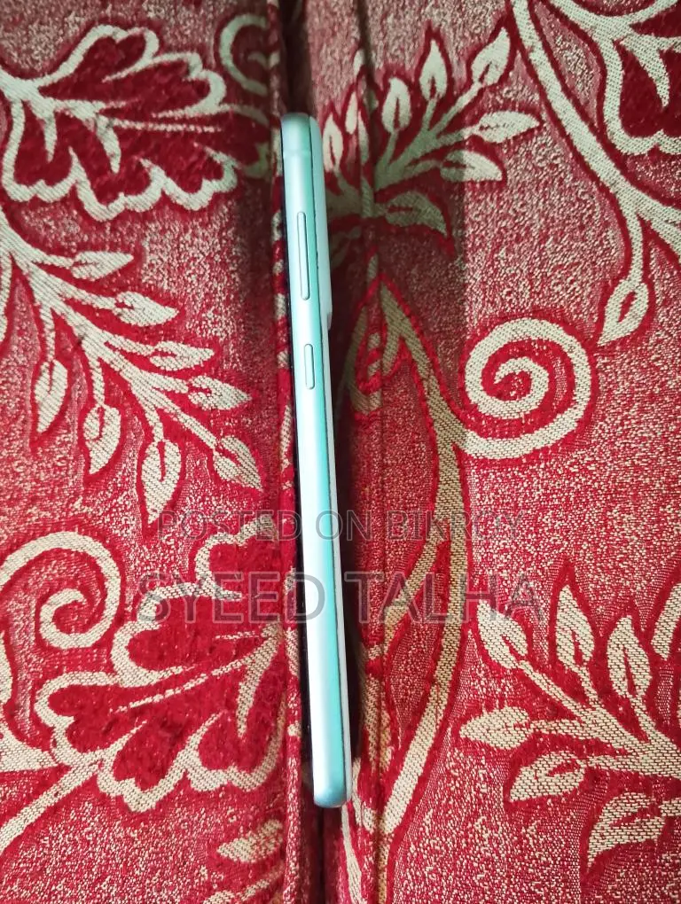 Samsung Galaxy S21 FE 5G Official 8/128GB (ব্যবহৃত)