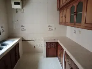 বনানী সাউথে সুন্দর ২৪০০ বর্গফুটের ৩ বেডরুমের অ্যাপার্টমেন্ট ভাড়ার জন্য