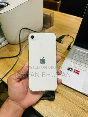 Apple iPhone SE 2020 (Used)
