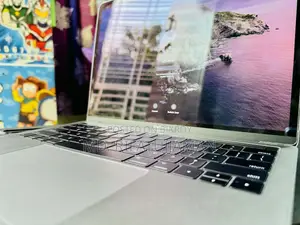 MacBook Pro 13-inch, 2017, Four Thunderbolt 3 Ports