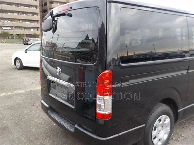Toyota Hiace GL Black 2021