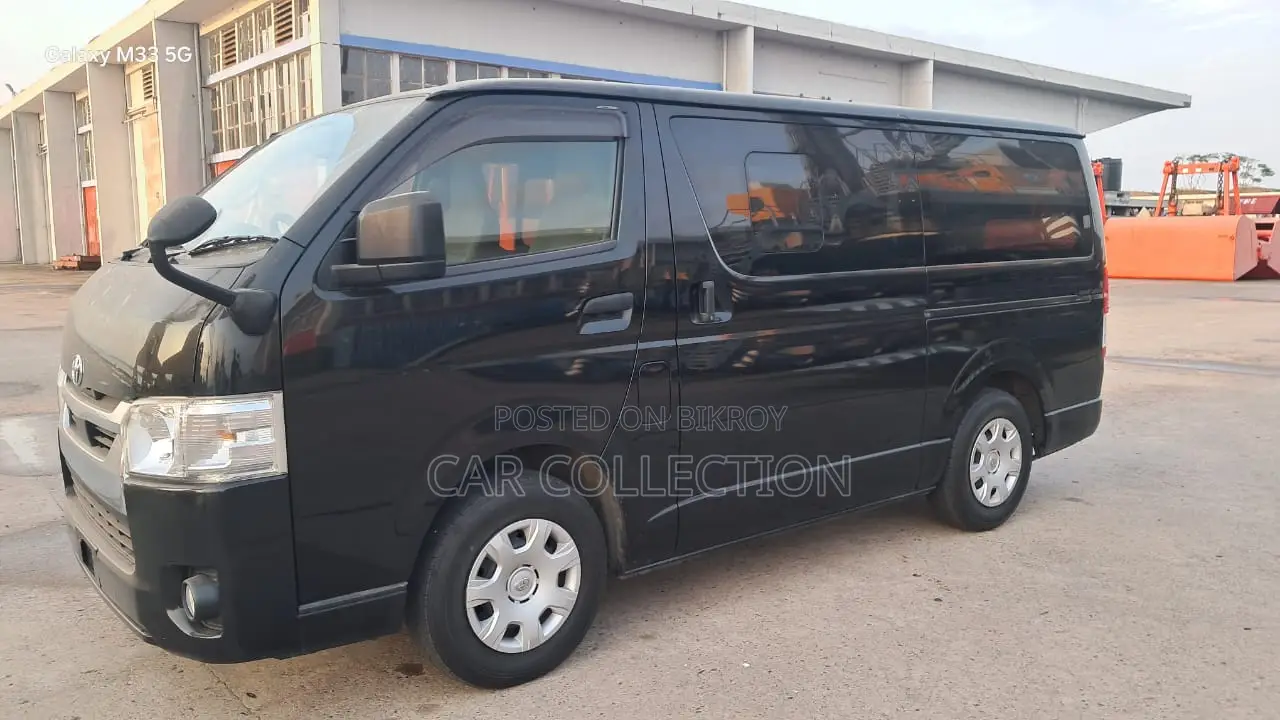 Toyota Hiace GL Black 2021