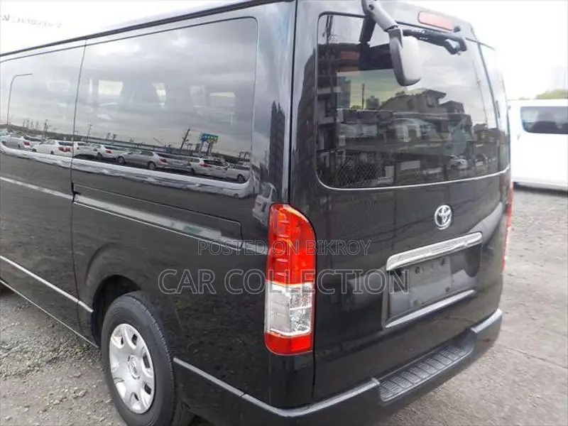 Toyota Hiace GL Black 2021