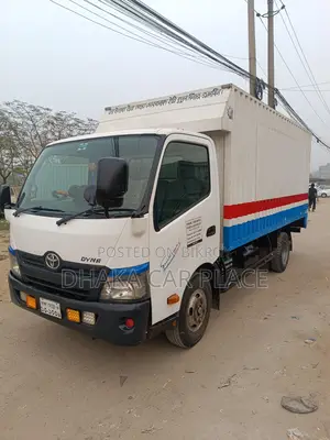 Toyota Dyna Covered Van 2015