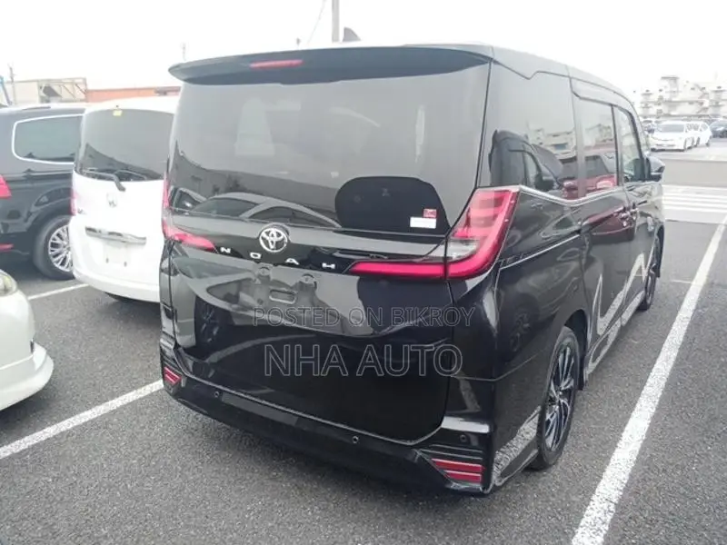 Toyota Noah SZ NON HYBRID 2023