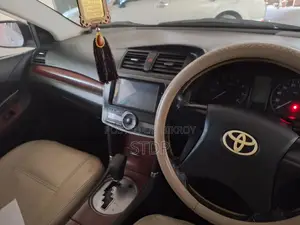 Toyota Premio . 2008