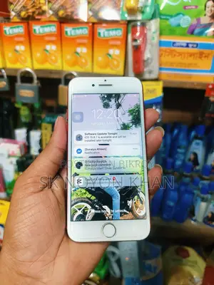 Apple iPhone 7 . (Used)