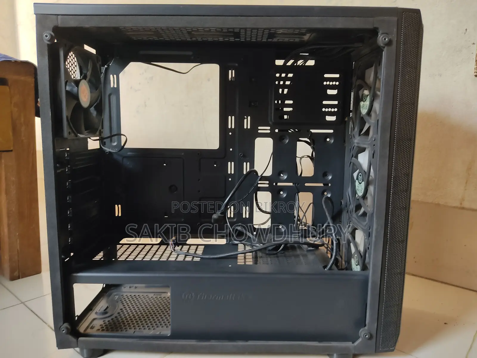 Thermaltake Versa J23 Mid-Tower Casing