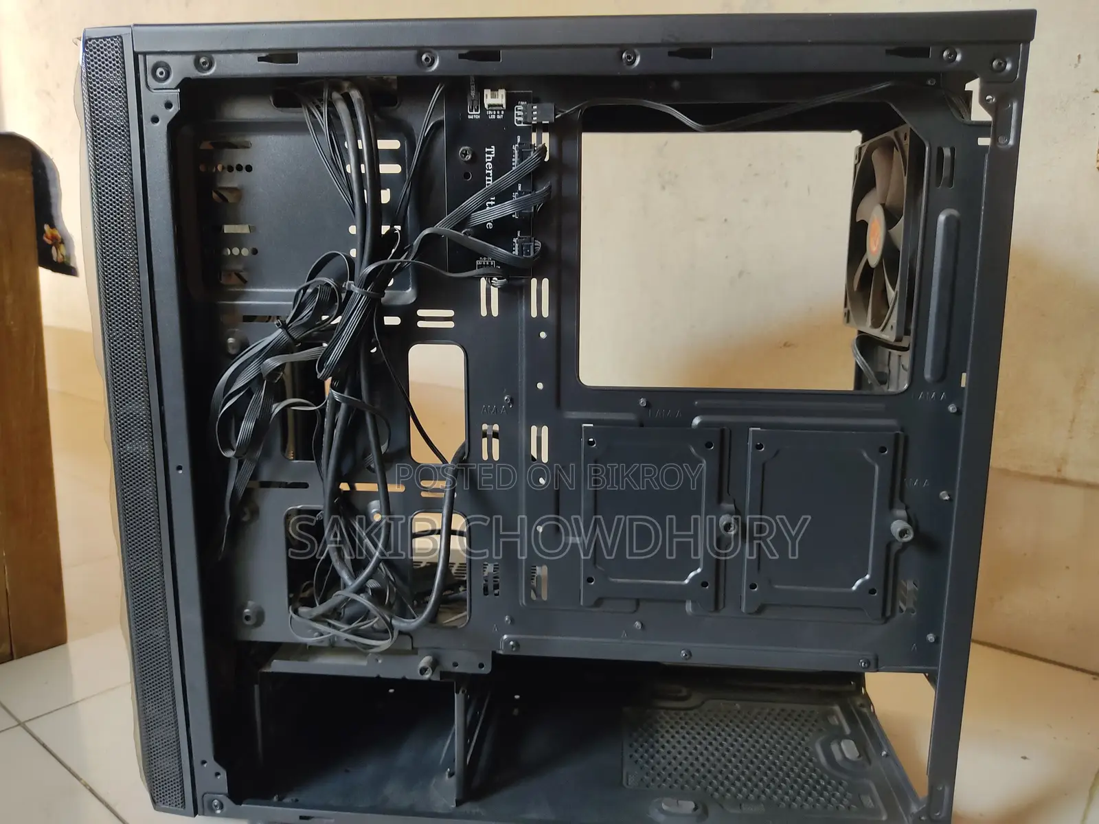 Thermaltake Versa J23 Mid-Tower Casing