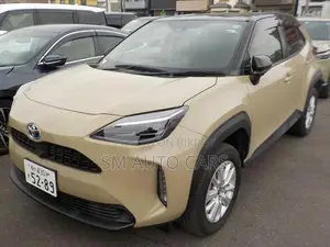 Toyota Yaris Cross G Beige & Black 2021
