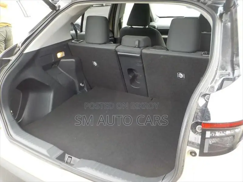 Toyota Yaris Cross G Beige & Black 2021