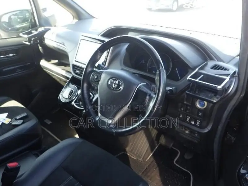 Toyota Esquire 2020