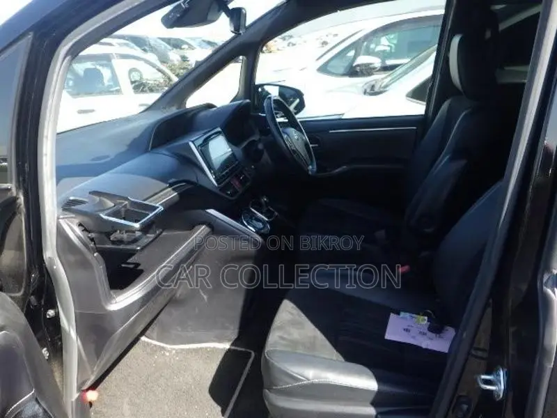 Toyota Esquire 2020