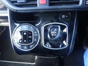 Toyota Esquire 2020