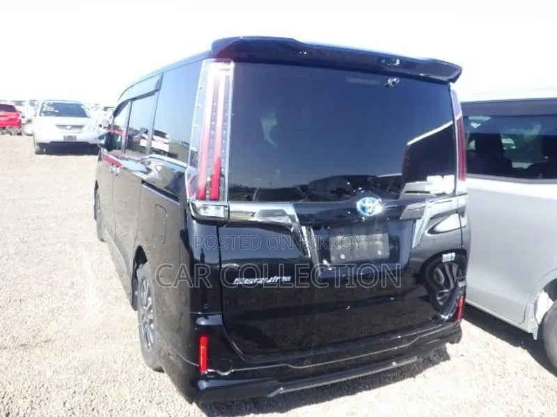 Toyota Esquire 2020