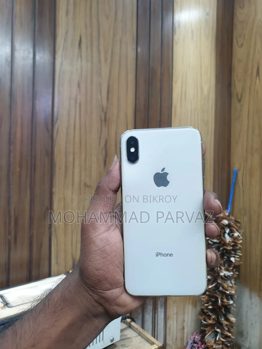 Apple iPhone X (Used)
