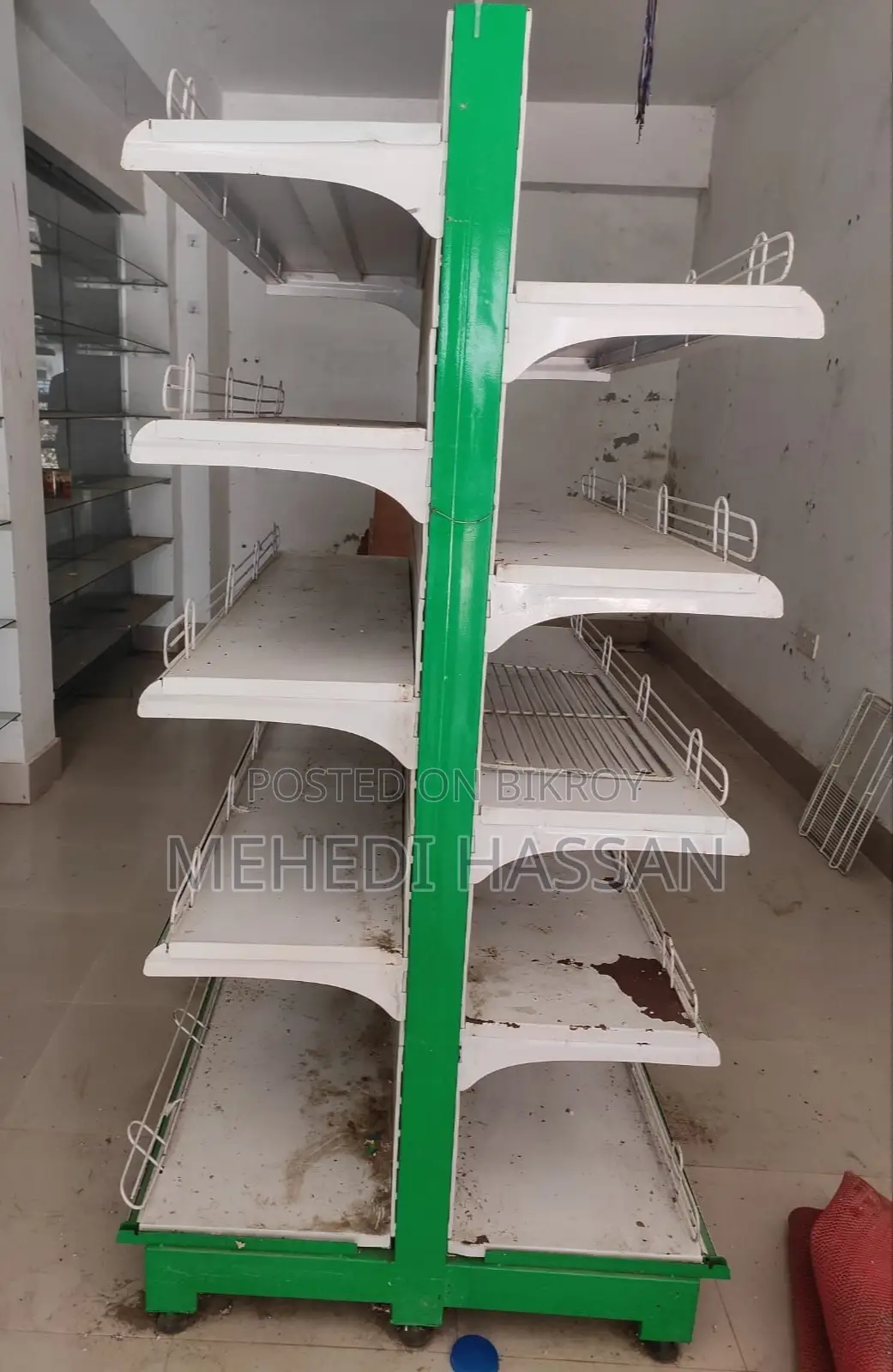 সুপার শপের তাক